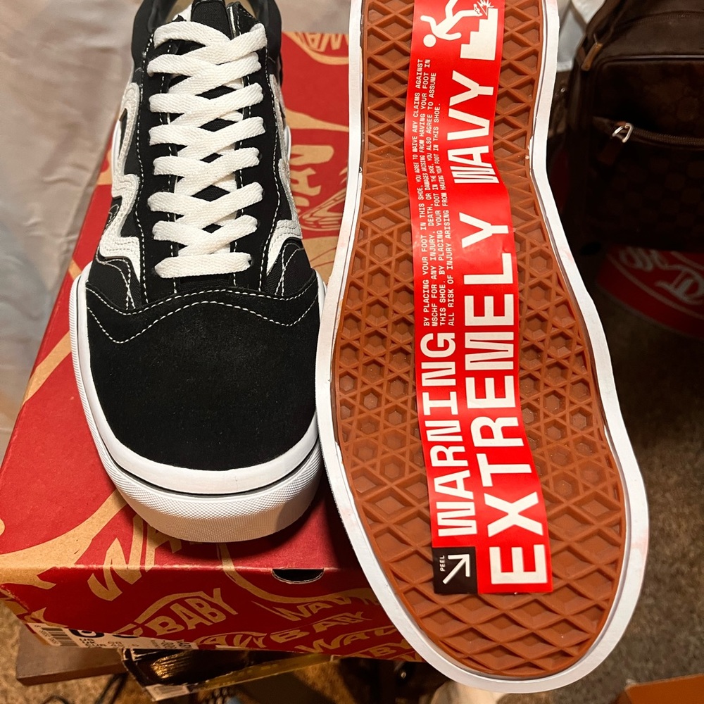 Limited Edition “Wavvy Baby Vans” size 9 men’s